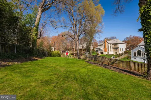 $1,395,000 | 3400 Woodland Lane, Alexandria, VA 22309