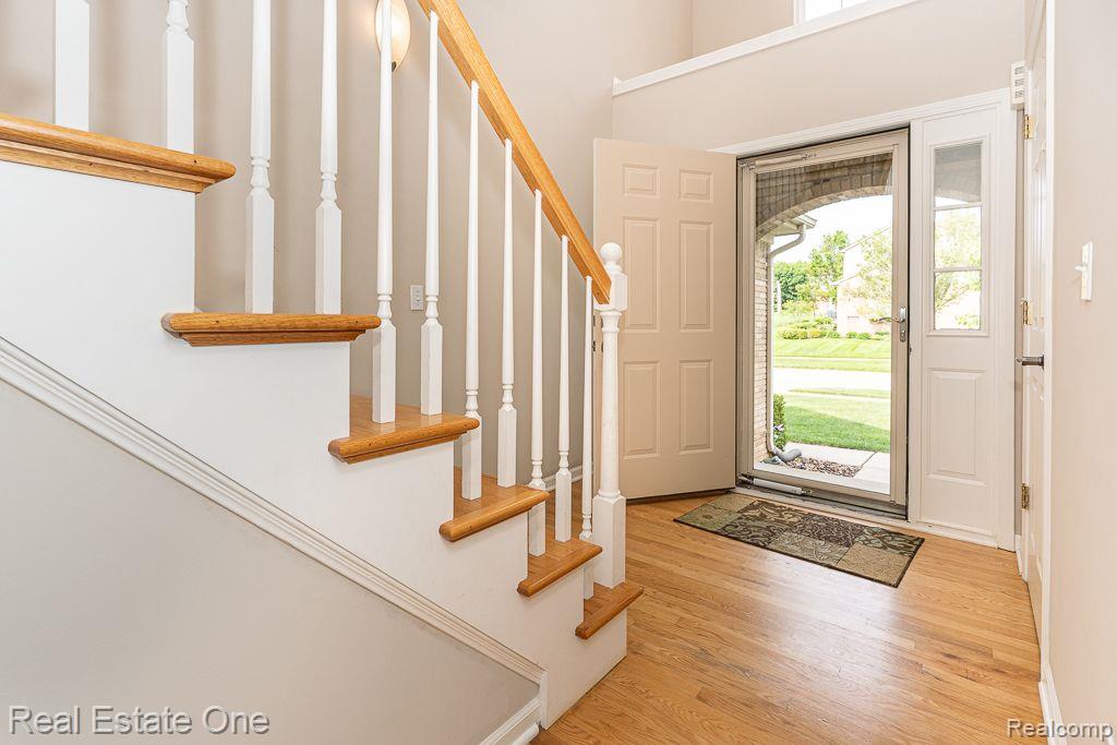 2817 Long Meadow Lane Rochester Hills, MI 48307 - Photo 4 of 57