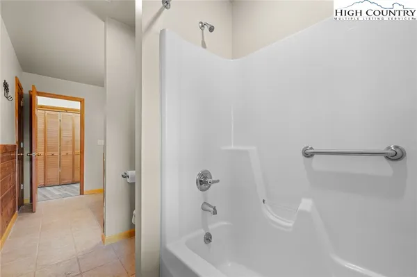 $700,000 | 460 Deer Crossing Road, Piney Creek, NC 28663