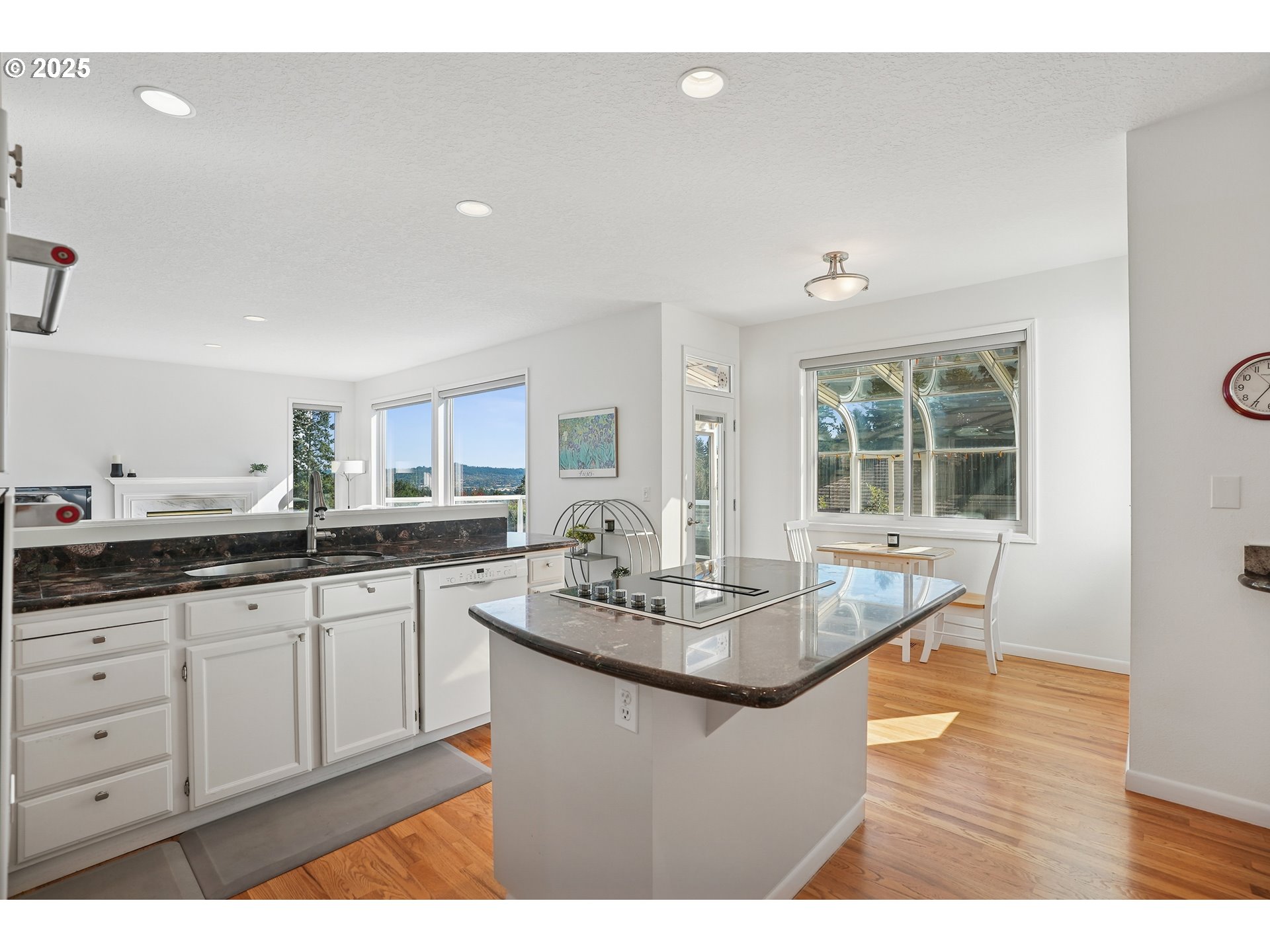 13574 Southwest Mint Place Portland, OR 97223 - Photo 16 of 41