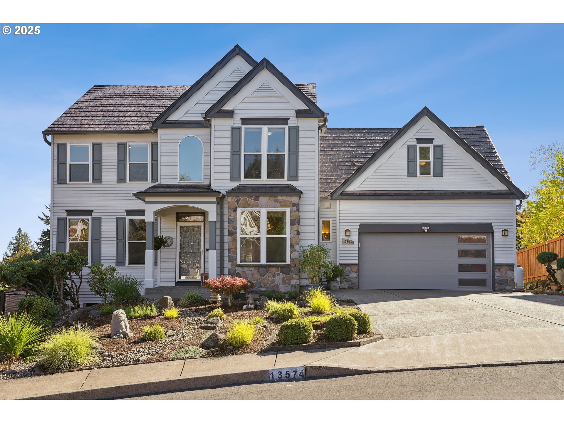 13574 Southwest Mint Place Portland, OR 97223 - Photo 2 of 41