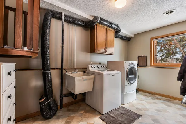 $650,000 | 185 Orchard Circle, Long Lake, MN 55356