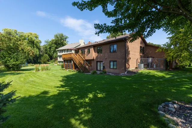 $650,000 | 185 Orchard Circle, Long Lake, MN 55356