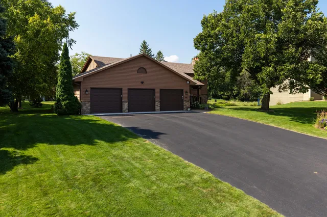 $650,000 | 185 Orchard Circle, Long Lake, MN 55356