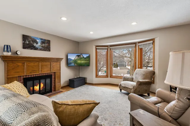 $650,000 | 185 Orchard Circle, Long Lake, MN 55356