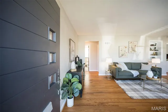 $349,000 | 5937 Childress Avenue, St. Louis, MO 63109