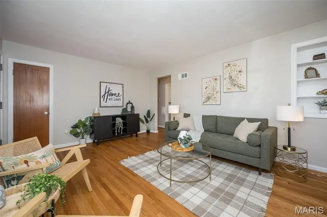 $349,000 | 5937 Childress Avenue, St. Louis, MO 63109