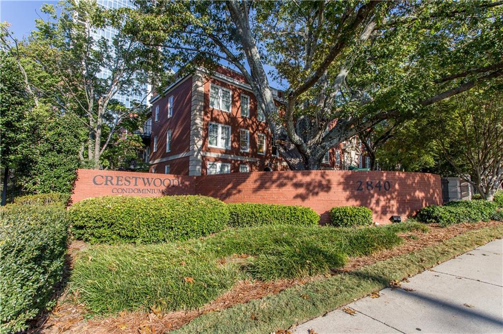 Crestwood Condominiums was built in 1925 and on the Historical Registry