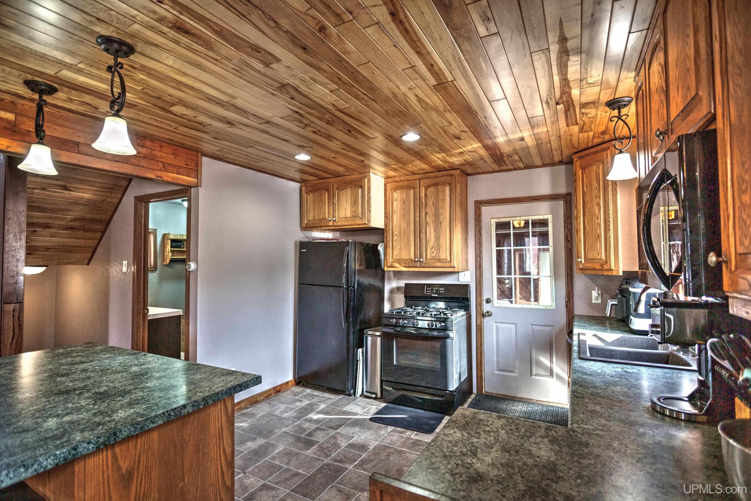 E5332 Sunset Road Ironwood, MI 49938 - Photo 9 of 41