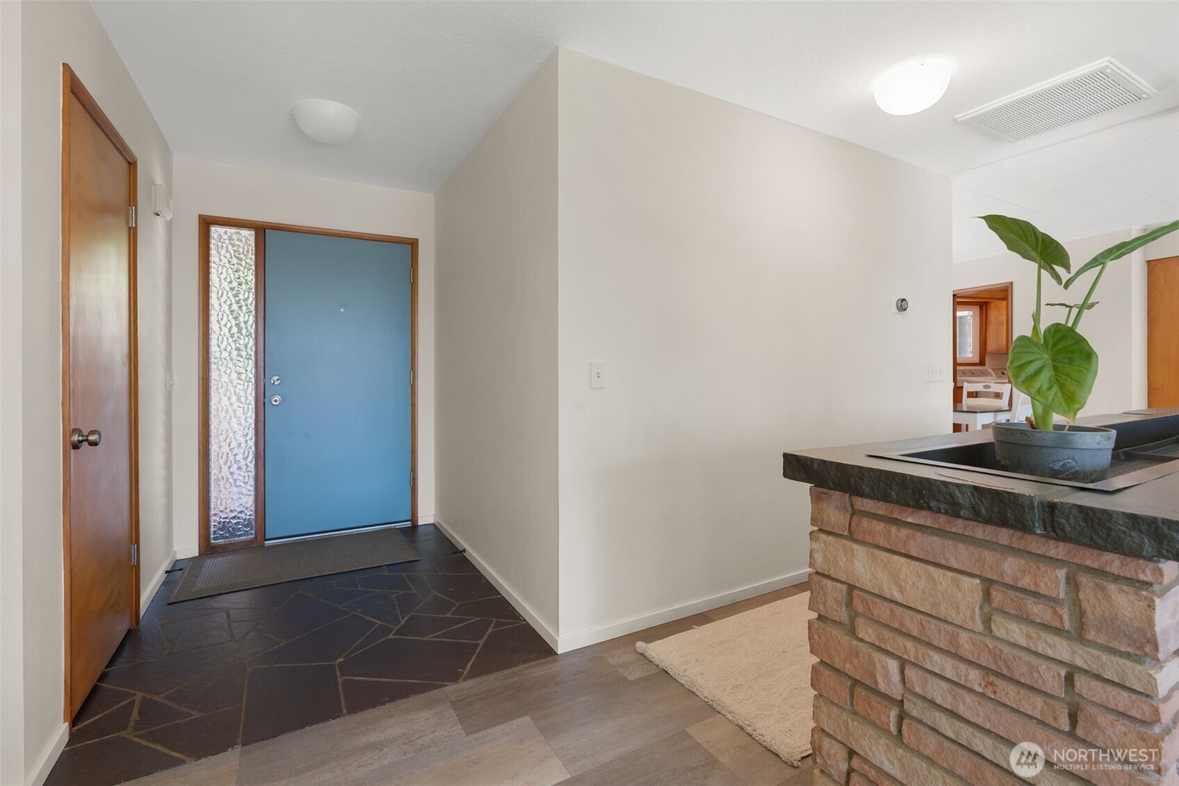 103 Southeast 16th Street Chehalis, WA 98532 - Photo 4 of 39