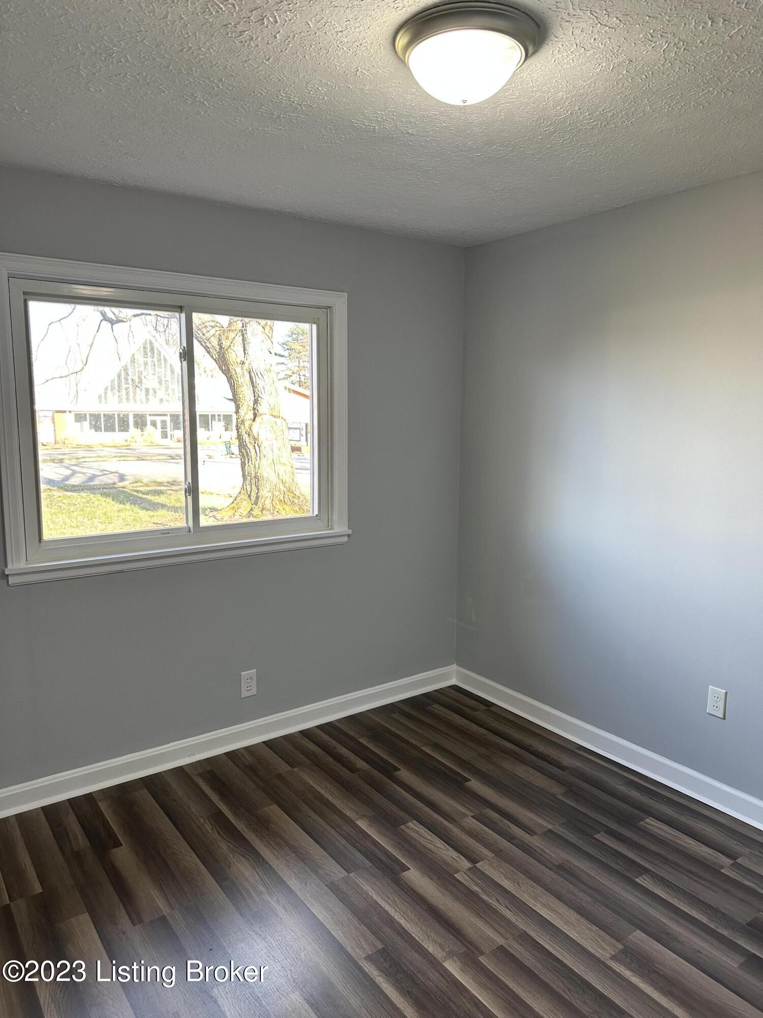 10012 Stonestreet Road Louisville, KY 40272 - Photo 30 of 77 IMG_8392