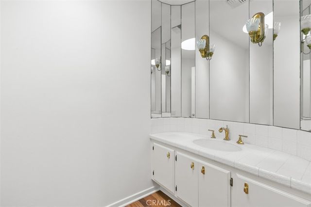 $3,000,000 | 320 Via Lido Nord, Unit 5, Newport Beach, CA 92663