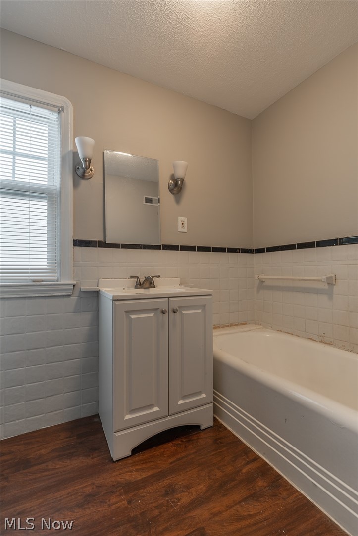3570 Tullamore Road Cleveland, OH 44118 - Photo 16 of 23 Gallery Image 16