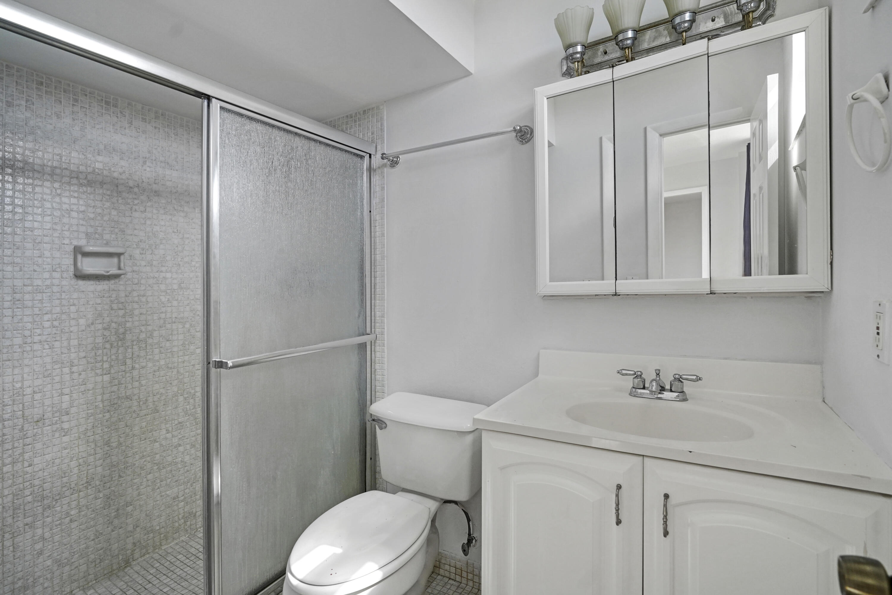 5500 Northwest 2nd Avenue, Unit 719 Boca Raton, FL 33487 - Photo 17 of 22 Bathroom 2