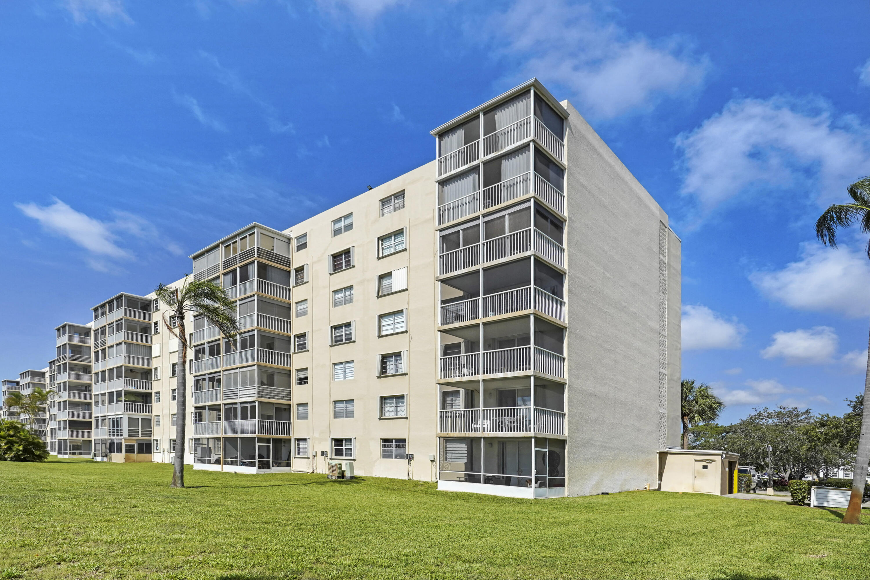 5500 Northwest 2nd Avenue, Unit 719 Boca Raton, FL 33487 - Photo 20 of 22 Boca Teeca 3 - Rear Exterior