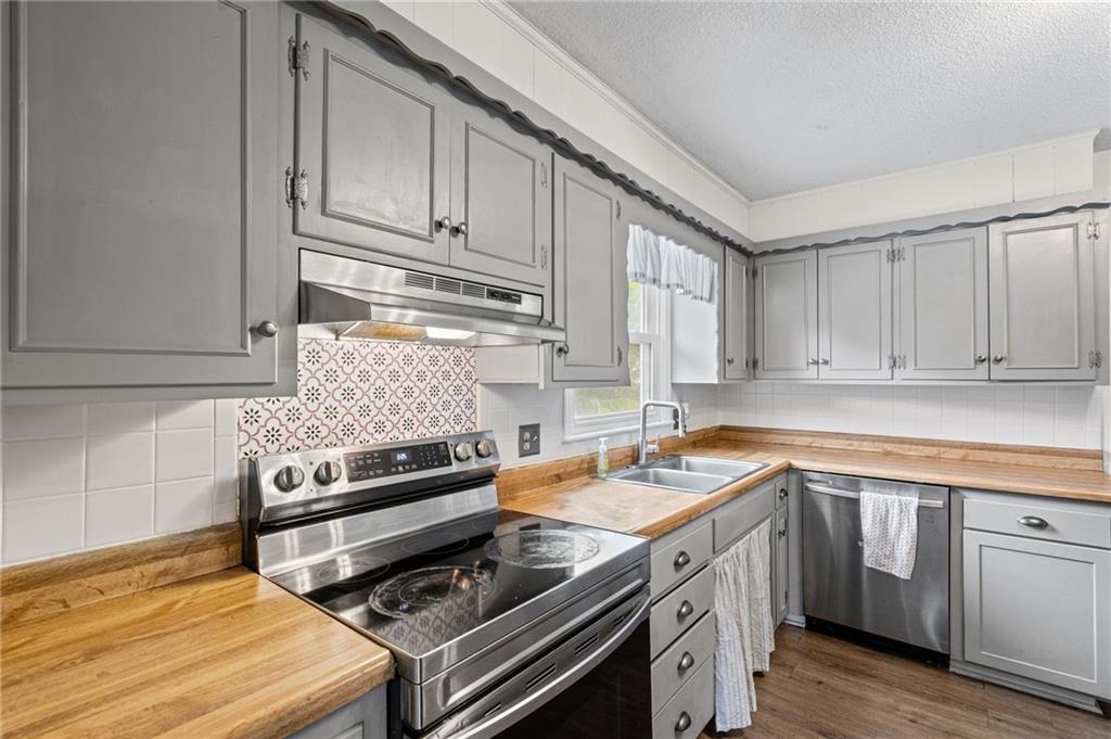 6901 Bluejacket Street Shawnee, KS 66203 - Photo 7 of 25