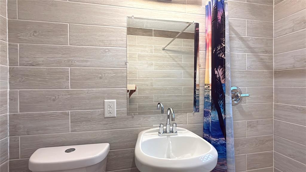 302 Adele Street Edgewater, FL 32132 - Photo 5 of 37