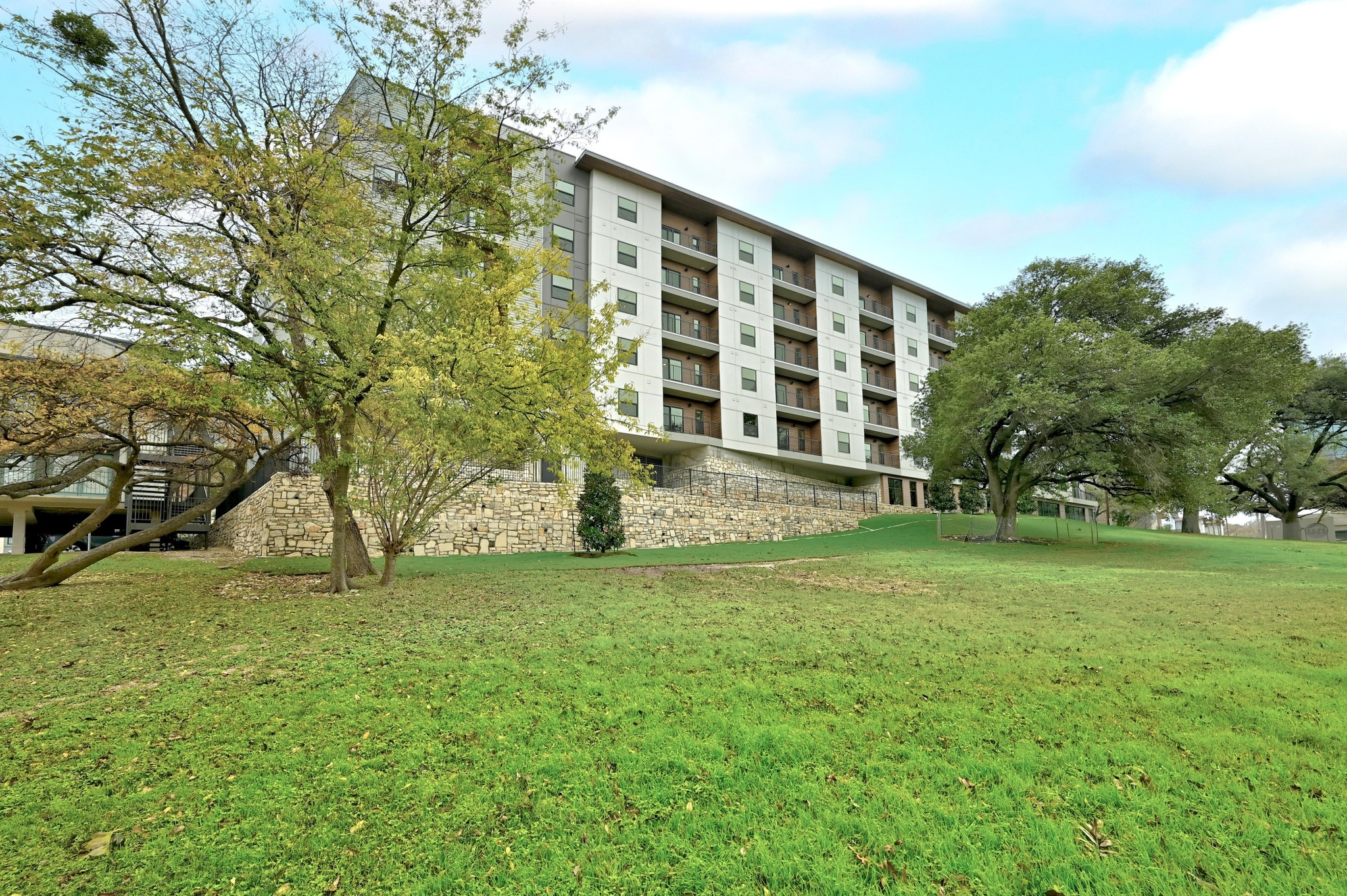 2500 Longview Street, Unit 103 Austin, TX 78705 - Photo 38 of 39