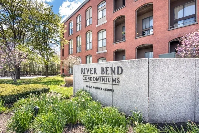 $359,900 | 96 Old Colony Avenue, Unit 318, Taunton, MA 02718