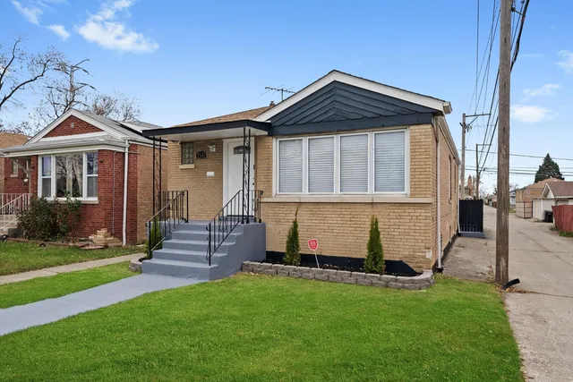 $379,900 | 3542 West 77th Street, Chicago, IL 60652