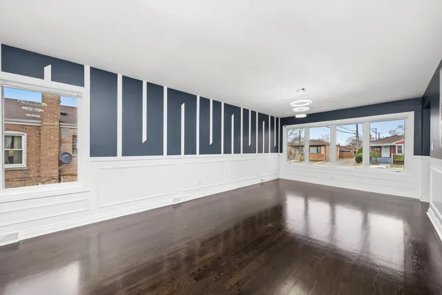 $379,900 | 3542 West 77th Street, Chicago, IL 60652