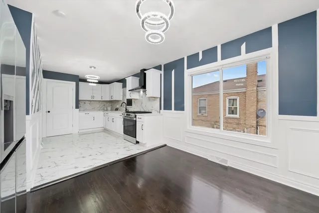 $379,900 | 3542 West 77th Street, Chicago, IL 60652