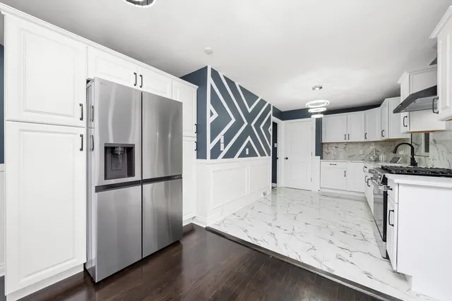 $379,900 | 3542 West 77th Street, Chicago, IL 60652