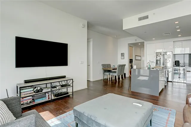$4,800 | 301 West Avenue, Unit 4604, Austin, TX 78701