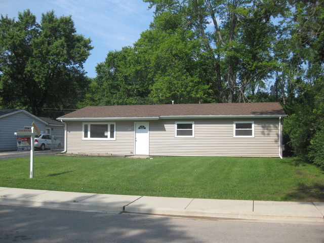 465 Willow Road Wauconda, IL 60084 - Photo 1 of 6