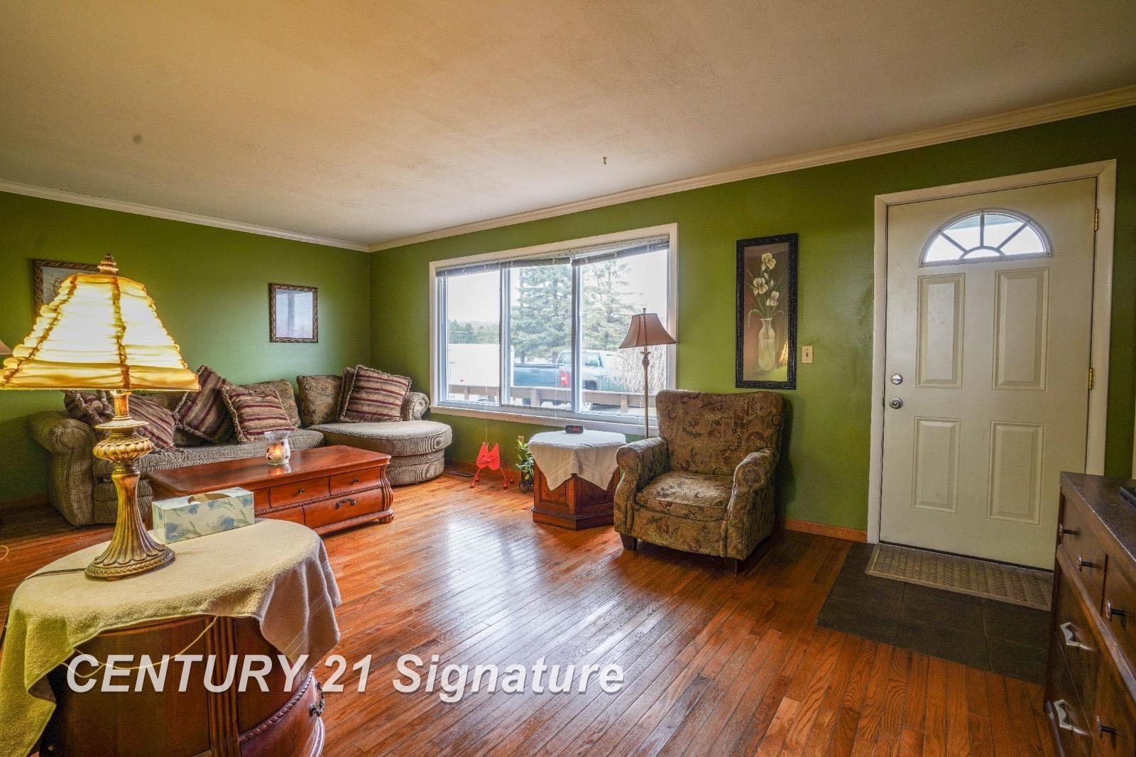 8395 Ederer Road Saginaw, MI 48609 - Photo 3 of 34 50169621-5f4ed54b-3953-4c80-b82b-1226ee6288fa.JPG
