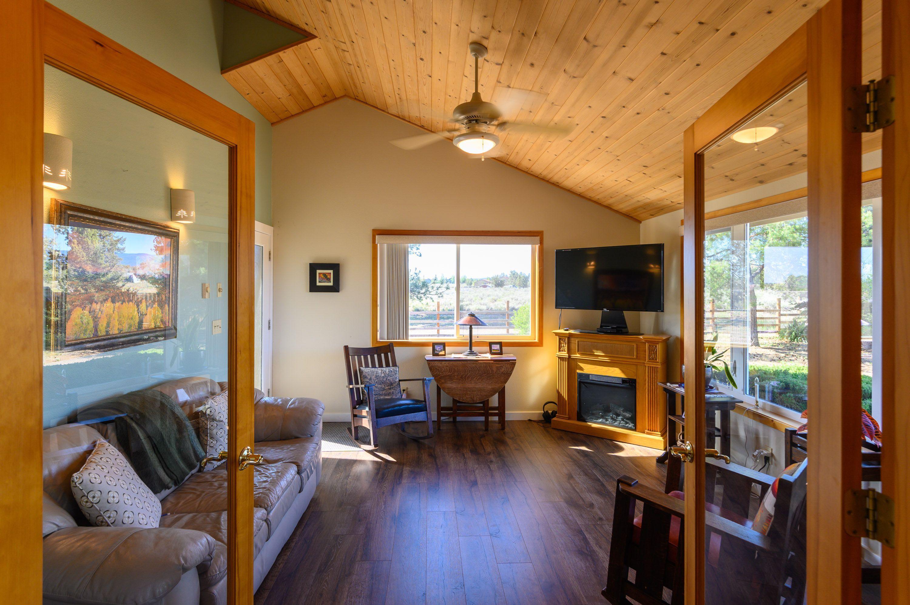 17511 Knight Road Bend, OR 97703 - Photo 12 of 26 13