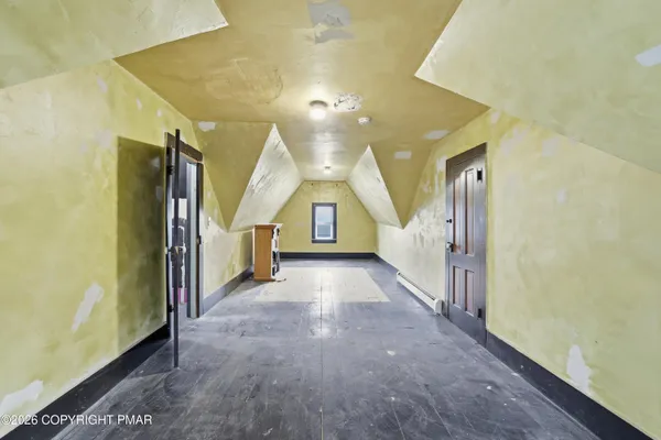 $2,300 | 809 Monroe Street, Stroudsburg, PA 18360