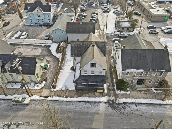 $2,300 | 809 Monroe Street, Stroudsburg, PA 18360