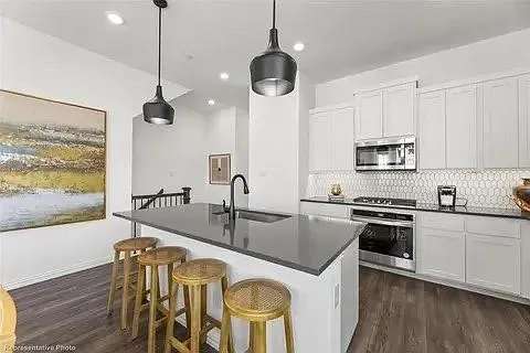 $2,900 | 4300 Henderson Avenue, North Richland Hills, TX 76180