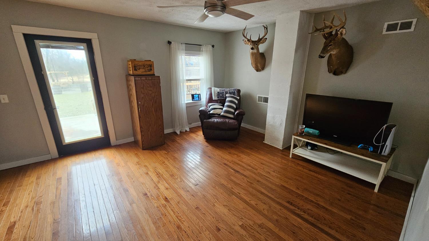 18485 Hogan Hill Road Aurora, IN 47001 - Photo 3 of 22