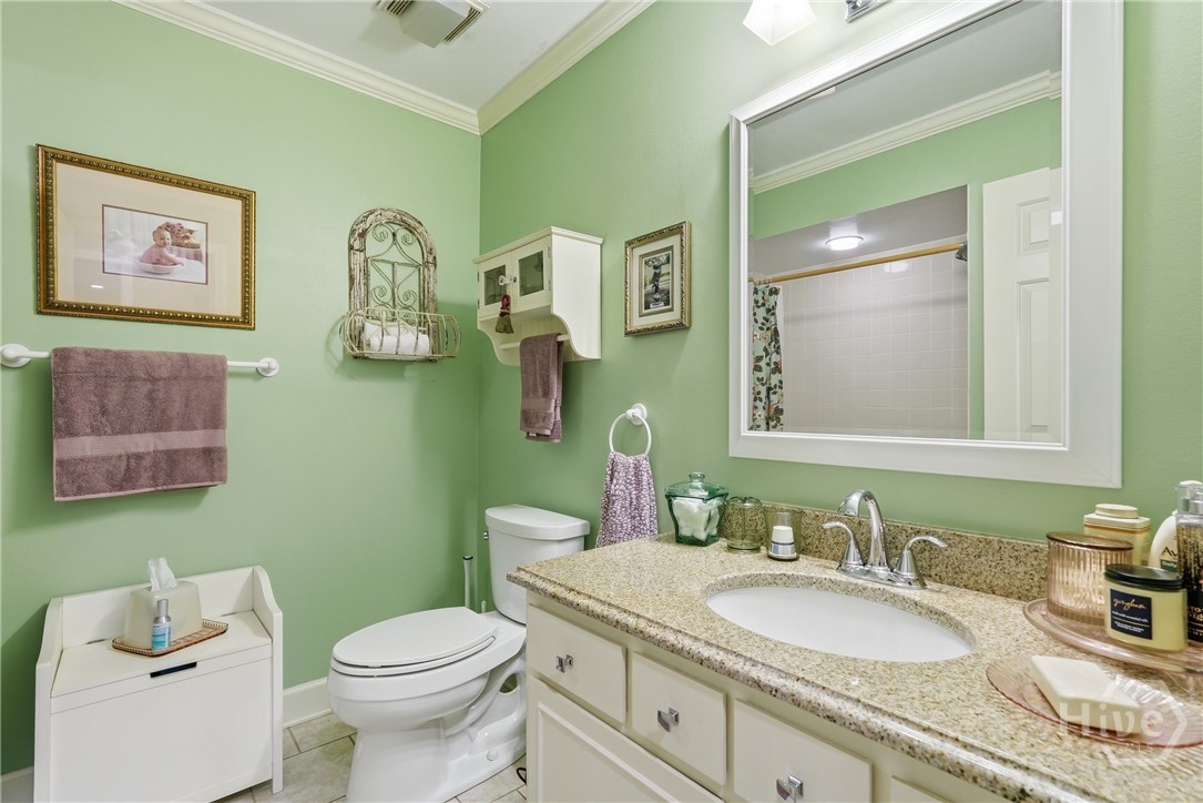 206 Salisbury Road Savannah, GA 31410 - Photo 23 of 34 Guest bath