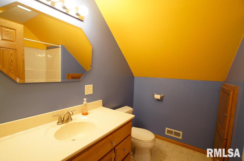 29250 North Indian Trail Road Canton, IL 61520 - Photo 20 of 36 Gallery Image 20