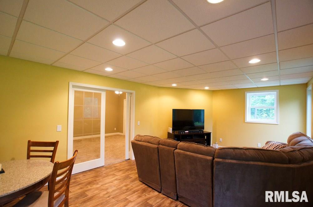 29250 North Indian Trail Road Canton, IL 61520 - Photo 23 of 36 Gallery Image 23