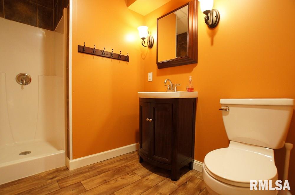 29250 North Indian Trail Road Canton, IL 61520 - Photo 26 of 36 Gallery Image 26