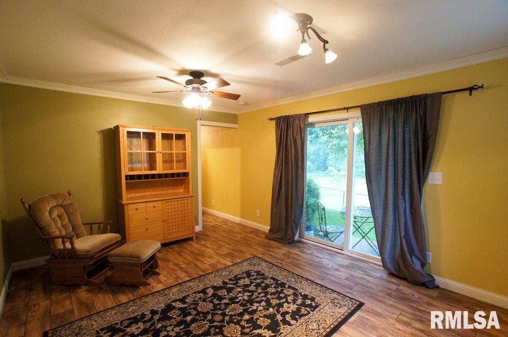 29250 North Indian Trail Road Canton, IL 61520 - Photo 27 of 36 Gallery Image 27