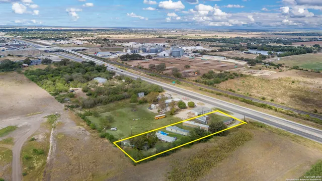 a view of an outdoor space