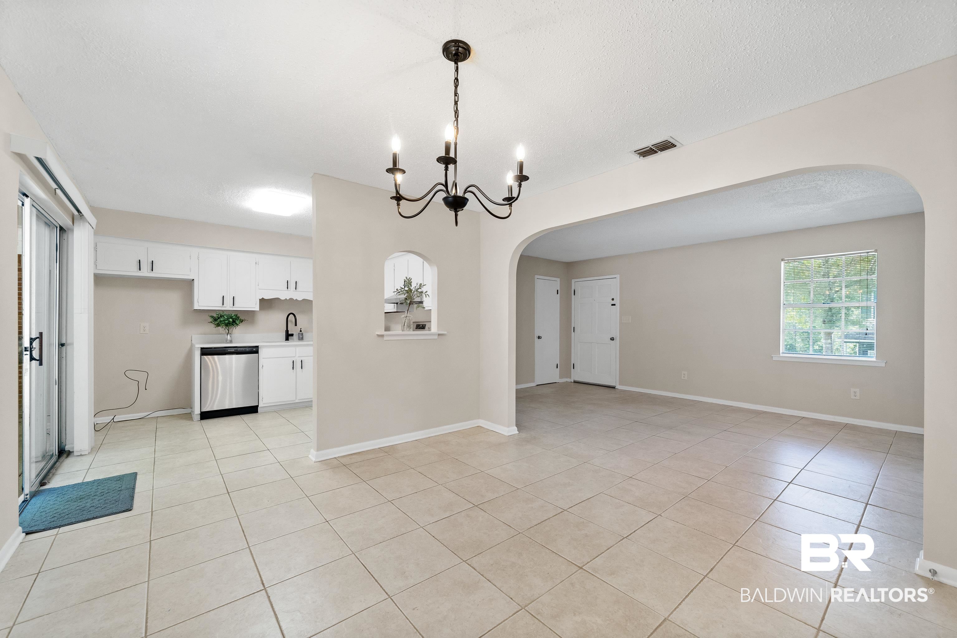 201 Avon Circle East Daphne, AL 36526 - Photo 9 of 23