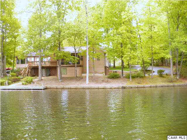 2 Laguna Road Palmyra, VA 22963 - Photo 23 of 31 a view of a swimming pool with a patio