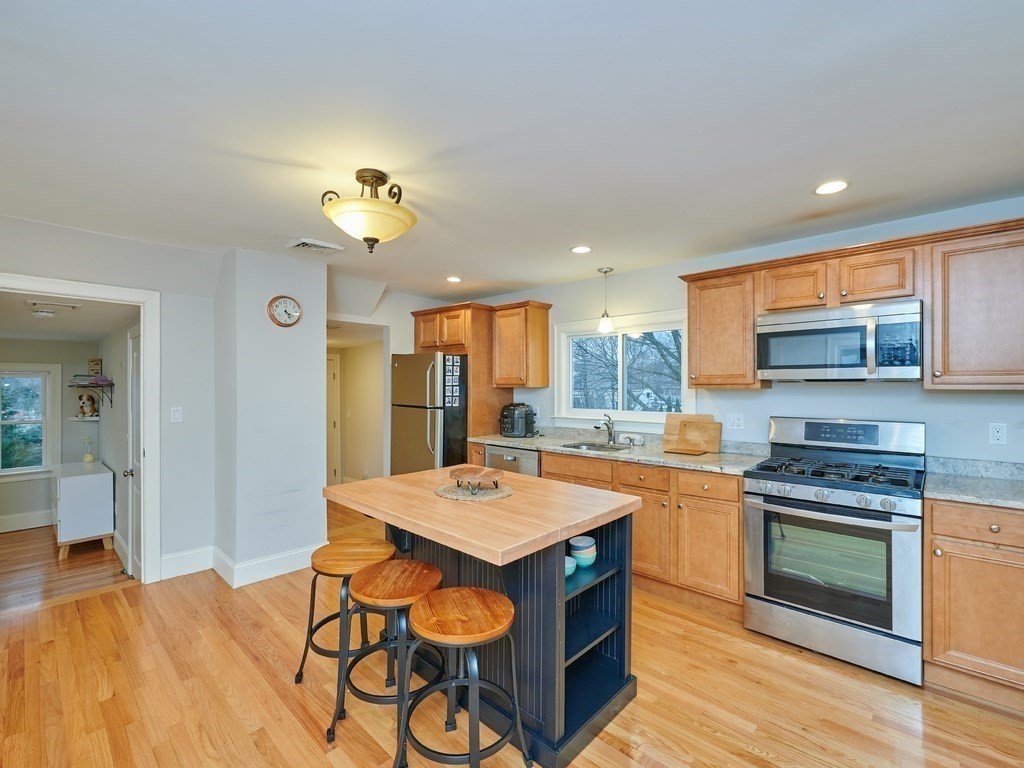 371 Cherry Street Newton, MA 02465 - Photo 9 of 38