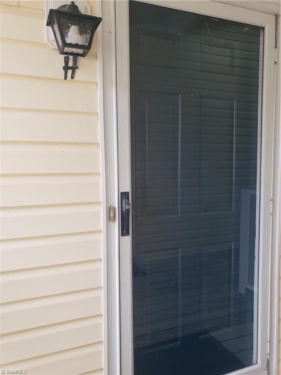 5643 Hornaday Road, Unit H Greensboro, NC 27409 - Photo 3 of 20 Gallery Image 3