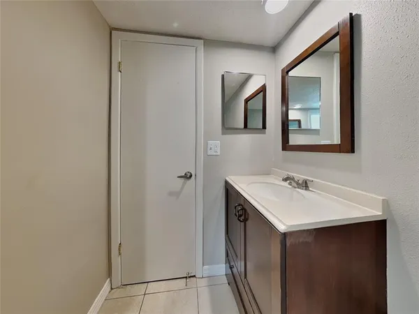 $1,919 | Undisclosed Address, Tarpon Springs, FL 34689