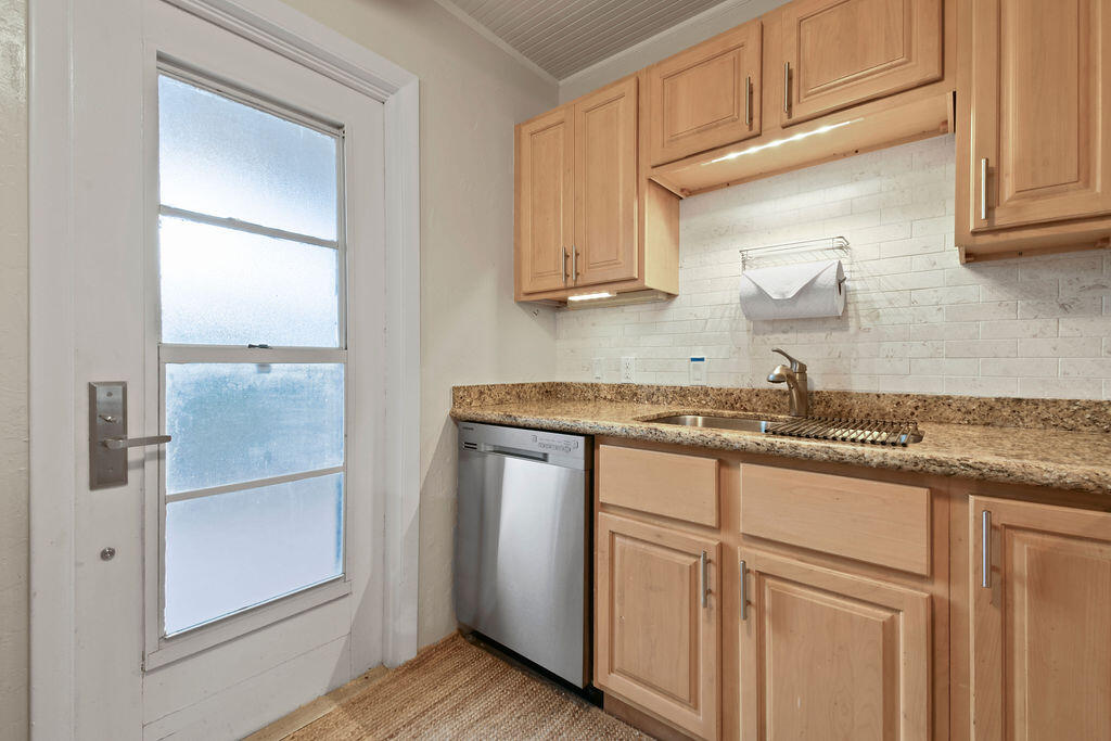 225 South Beach Road, Unit 103 Tequesta, FL 33469 - Photo 20 of 45 225SBeachRd#103_19