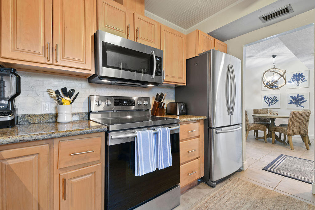 225 South Beach Road, Unit 103 Tequesta, FL 33469 - Photo 21 of 45 225SBeachRd#103_20
