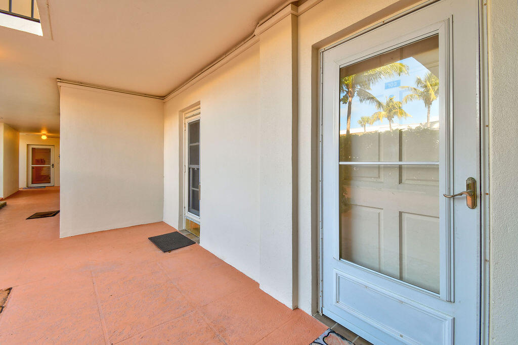 225 South Beach Road, Unit 103 Tequesta, FL 33469 - Photo 9 of 45 225SBeachRd#103_03