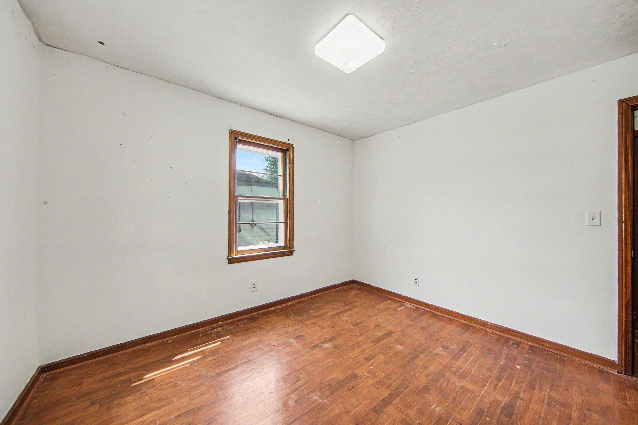 853 Addison Street Adrian, MI 49221 - Photo 17 of 30 018_dscf5626_156